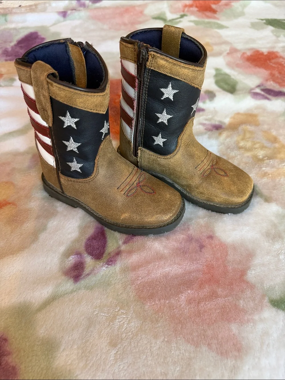 Kids Flag-Inspired Western Boots - Brown with Red, White & Blue Stars